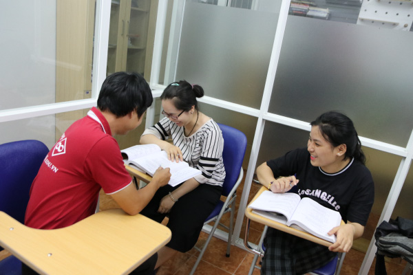 Lớp học tiếng Trung phồn thể của thầy Minh tại VVS